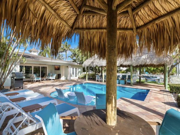 Waterside Vacation Home One Block to The Beach